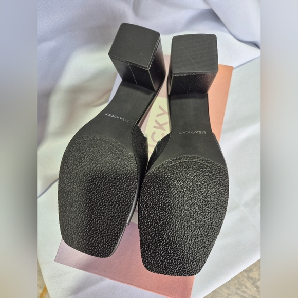 Lisa Vicky’s Women’s Size 9 NWB Black Women's Vital-V Sandels - Picture 4 of 5